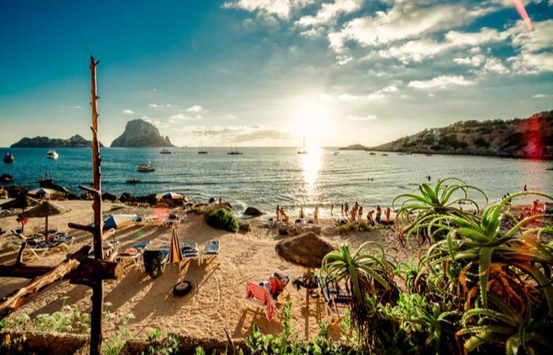 Employee Benefits Magazine image